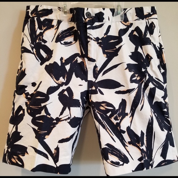 Banana Republic Bermuda Shorts - Picture 1 of 4